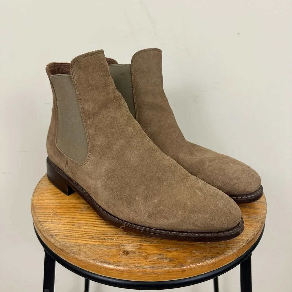 Thursday Boot Company Everyday Mens US 8.5 Chelsea Boots Sandstone Suede Pull On